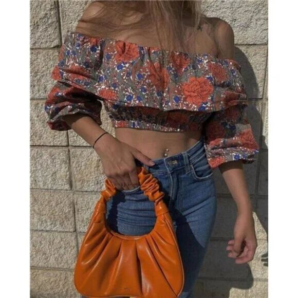 Women's Gabbi Ruched Hobo Handbag - Picture 4 of 9